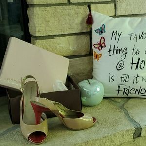 BANDOLINO Taupe & red heels size 9